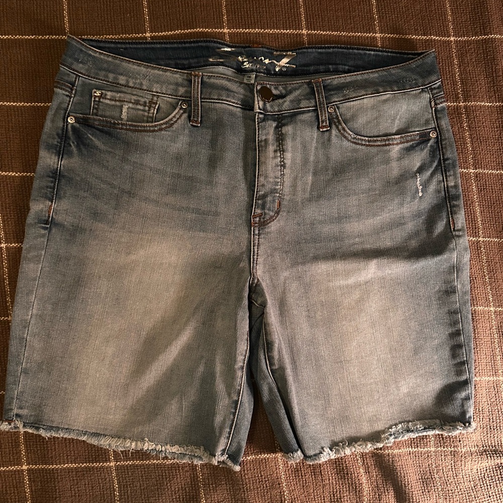 Bermuda Jean shorts